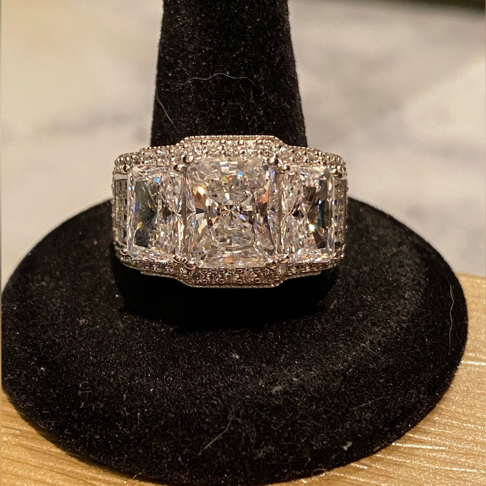 JTV RADIANT CUT RING
